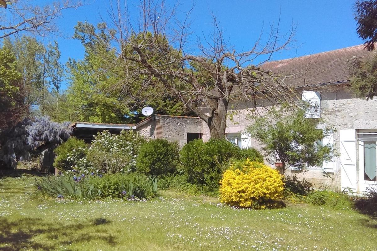 Les Glycines Villa Saint-Pierre-de-Buzet Exterior photo